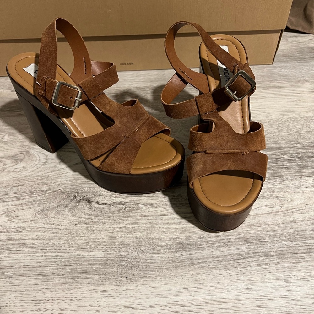 Steve Madden Suede Heels- 9